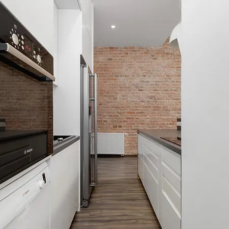 3 Bedroom Apartment - Rynek Podgórski 15-2