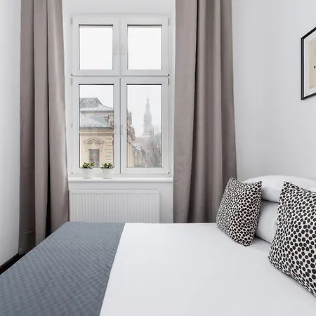 3 Bedroom Apartment - Rynek Podgórski 15-3